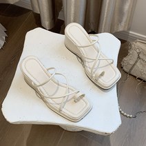 유블리 여성 스트랩 통굽 슬리퍼 넬라