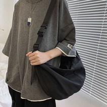 넉넉한 수납 남자 여자 데일리 외출 반달 크로스백