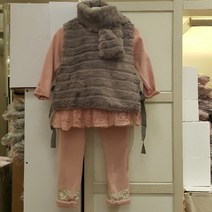 쁘띠앙팡 멜라털조끼~70%~~대박찬스 목도리세트조끼 퍼조끼