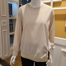 BCBG 비씨비지 봄신상품!! 봄 가을 간절기 지짐이소재 라운드 뒷지퍼 블라우스