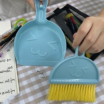 깜찍 잘쓸리는 빗자루 캠핑 싹쓰리 빛자루 블루 요술 고운 제도 포켓비 제도비 비자루 쓰레기받이 미술 지우개 싹쓸이비 현관 감성 플라스틱 책상용 방 매직 고양이털 개털 카페 만능