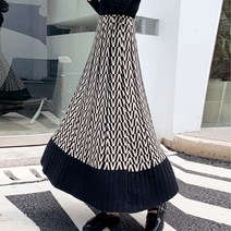 케이에비뉴 V 아코디언 니트 스커트