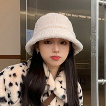 에이치플러스몰 은창)포근 양털 사선 벙거지 모자