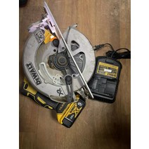 전기톱 브러시리스 무선 원형 인치 배터리 및 포함