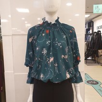 블루페페 부평점 좋은 가격으로 만나는 블루페페 블라우스 하이넥 셔링 포인트 소매 셔링으로 소매 사이즈 조절 좋아요 간절기~겨울까지..