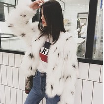 2022 Autumn Winter New Women Imitation Fox Fur White Coat Short Long Sleeve Loose Coat Casual Fashio