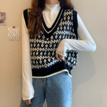 데이홀릭 여성용 가을 간절기 숏 리틀 다이아체크 깊은 브이넥 니트 조끼