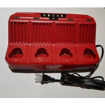 Milwaukee M12 4 베이 순차 충전기