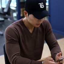 보스트핏 머슬핏 브이넥 니트 8color