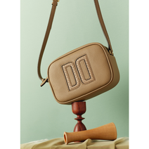 22FW [DD FEMININE] 베이지 위빙 DD로고 크로스백 DCBA2F976I3