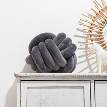 꽈배기쿠션 공 쿠션 매듭 하트시그널 인스타 인테리어 28cm 양털 면 손 다시 침대 박제 부드러운 볼 플러그 홈 장식 볼 플러시, 06 다크 그레이, 직경 28cm