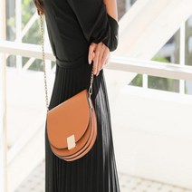 브이와이 여자 매트 미니핸드백 반달 사슬 크로스백