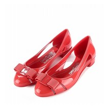 페라가모 (I_VARA JELLY HIBISCUS 0755465) 여성 바라 젤리 플랫슈즈 22FW