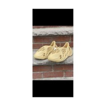 Yeezy 이지 폼 러너 데저트 샌드 사이즈 10 GV6843 희귀