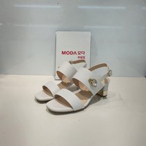 에스콰이아 모다부평점 미니멀한 장식 포인트인 5cm 블럭힐 샌들