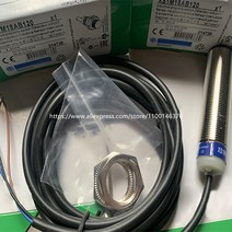2Pcs 새로운 슈나이더 아날로그 근접 스위치 XS1M18AB120 센서