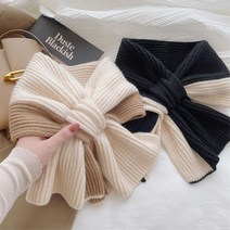 아가씨 작은 카라모양 투톤 니트 목도리 인조털 코트코디 데이트