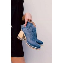 여성 발목 부츠 2022 가죽 여성 신발 낮은 굽 멋진 영국 수 놓은 디자인 부드러운 짧은 부츠 파티 여성 신발