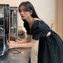 여성원피스 드레스 여성 퍼프 슬리브 프랑스 스타일 여름 최신 디자인 블랙 오피스 레이디 간단한 Vestido 미디 스퀘어 칼라 우아한 레트로
