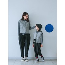 맘딸커플룩 그레이 티셔츠와 베스트 블랙 배기 팬츠 코디 가을 캐주얼 슈트 정장 가족사진 휴일나들이룩
