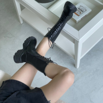 로디엠 둥근 앞코 어글리 굽 유니크 레이스업 미들부츠 발레로소