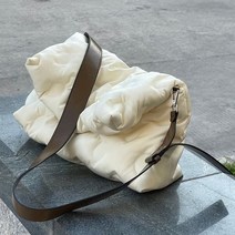 구름가방 퍼 털 제니 가방 자라 대용량 클라우드 다운 크로스 바디 백 여성용 부드러운 소프트 라이트 캐주