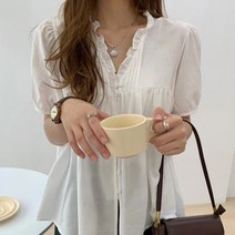 브이넥 프릴 퍼프 반팔 A라인 셔링 블라우스