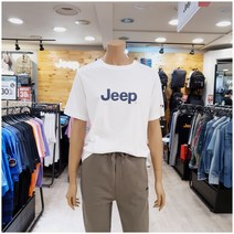 지프 불광점 (30%할인) ﻿베이직한 실루엣에 심플한 디자인으로 데일리로 착용하기 좋은 남여공용 라운드 Jeep 로고 반팔티 !!