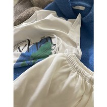 이즈히얼 지구본T, 화이트