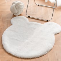 헬로베어 장모 러그 60cm 화이트 인테리어 카페트 발매트 책상 쇼파 미끄럼방지