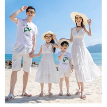 여름 가족 여행룩 바캉스 화이트 원피스 반팔티 반바지 상하복 비치 패밀리룩