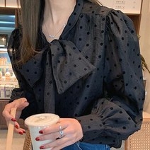 리본끈 스러운 셔츠 긴 블라우스 데이트패션 데이트룩 검정색 브이넥 남방 넥리본 예쁜 도트 코디 여신룩 봄 여성 베이지 대옷 용 무늬 러블리 여친룩
