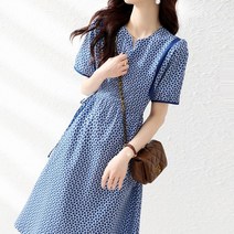 잇츠스타일 여성 헨리넥 블루 플라워 시원한 반팔 중년 여행룩 미디원피스