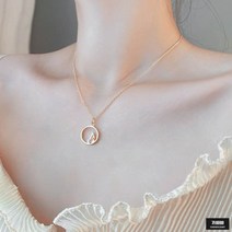 가바바 여성 목걸이 동그라미 안에 나비 패션목걸이 G43217