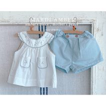 [마르디 엠버] 엠버만의 사랑스러운 무드 가득한 엠버 리버티 프랑 블라우스는 어디든 잘 어울리는 아이보리 베이지 2가지 컬러로 제작했어요.