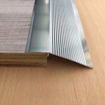 단차해소 실내 문턱 경사로 방문턱 진입 걸림 방지 안전대 부착, 폭 10cm 실버 길이 90cm
