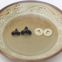 [펠트친구] 웃는눈(인형눈)(4개) 부자재 눈알 장식 단추, 13mm, 4개