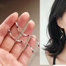 영블리 YJE171 [은침] 심플 물결 웨이브 꼬임 무광 드롭 귀걸이 (2컬러)