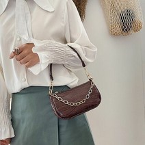 에이치플러스몰 여성 화이트셔츠와 어울리는 미니 바게트백 브라운