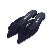 마놀로 블라닉 23FW 여성 메이세일 스웨이드 플랫 뮬 네이비 220 0546 0004 410