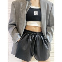 레더 숏팬츠 (2 color) / 사계절내내 코디하기 좋은 인조 가죽 반바지