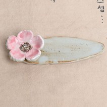 분홍꽃 수저받침