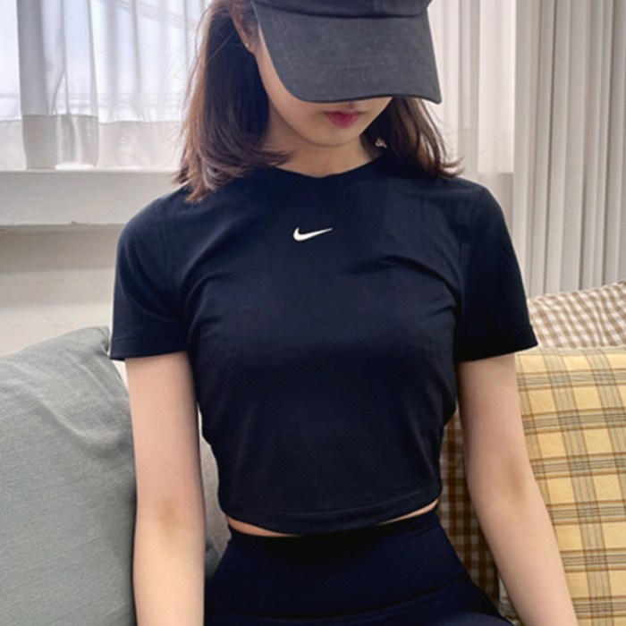 나이키 심플 슬림핏 크롭티 여성 반팔 티셔츠다용도 가방