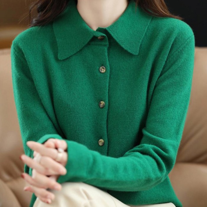 마르틴 카라넥 베이직 버튼 니트티 FW시즌 간절기 러블리 데일리룩 여성 아이템 베이직 스타일