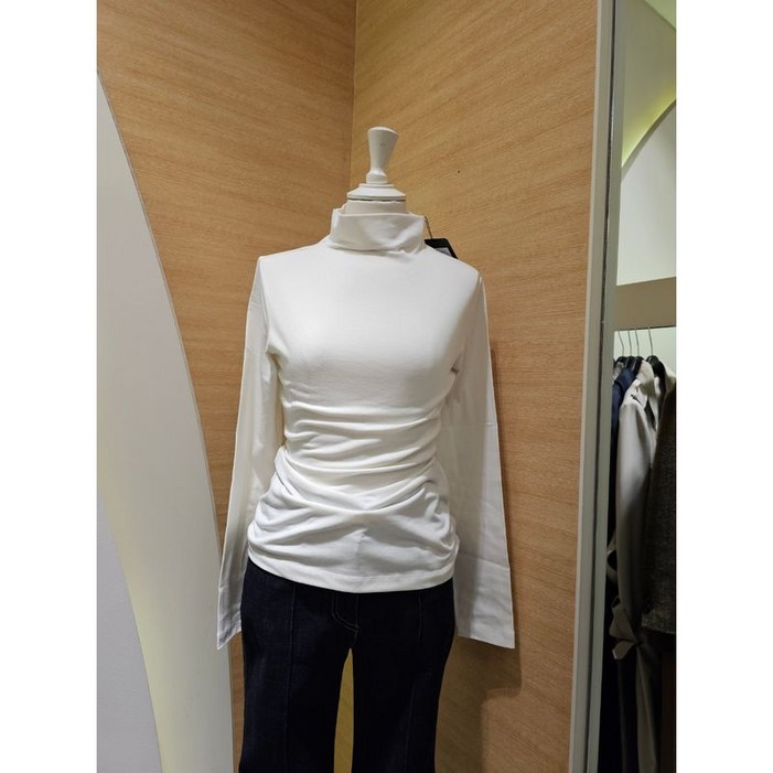 더아이잗뉴욕 더아이잗겨울상 목폴라기모스판기본티셔츠