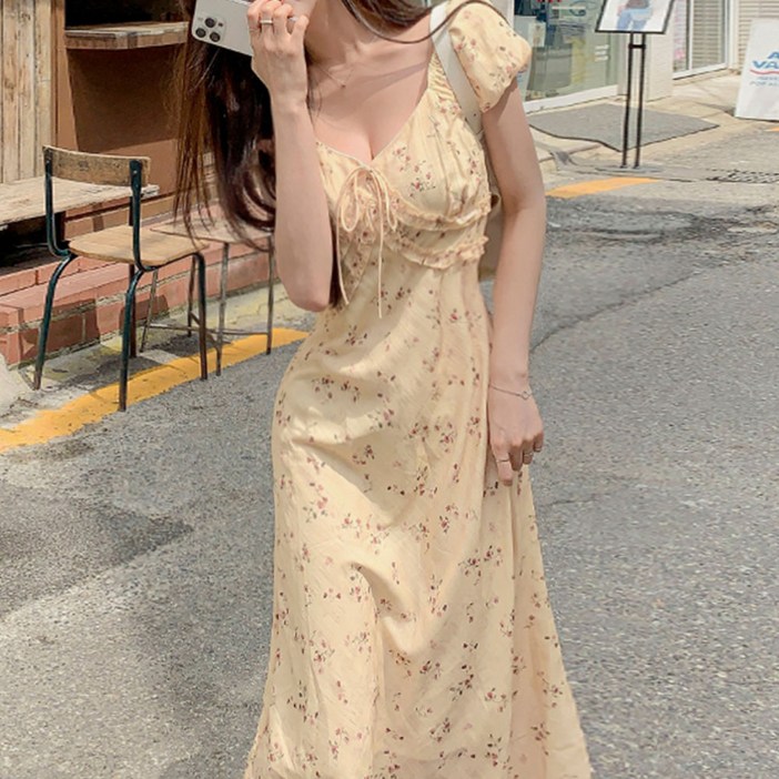 떳다그녀 엘로니아 플라워 프릴 퍼프소매 여름 반팔 데이트룩 셔링 리본 플레어 쉬폰 롱원피스