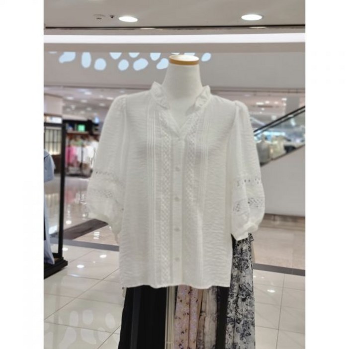 (듀엘) 브이넥 펀칭 소매 블라우스 L242PSC048 백화점 아울렛 한정수량 (3698966)