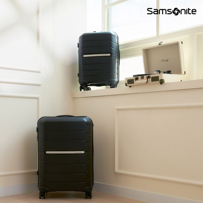 [쌤소나이트] OC2LITE 캐리어 55/68 NAVY BLUE GR441001/GR441002