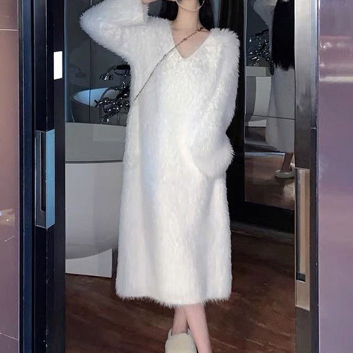 구디프 우먼즈 롱헤어 페이크퍼 브이넥 롱 기모원피스 구디프 우먼즈 롱헤어 페이크퍼 브이넥 롱 기모원피스