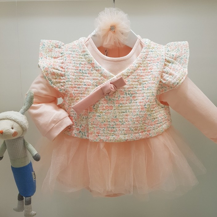 아가방 23가을 베이비페어 추석 한복 원피스세트 한복이 어려운 베이비들 요런 저고리입는 한복 드레스 원피스 올려봐쥬 입히기 정말 좋은 바디수트 헤어밴드도 같이 아가방 23가을 베이비페어 추석 한복 원피스세트 한복이 어려운 베이비들 요런 저고리입는 한복 드레스 원피스 올려봐쥬 입히기 정말 좋은 바디수트 헤어밴드도 같이